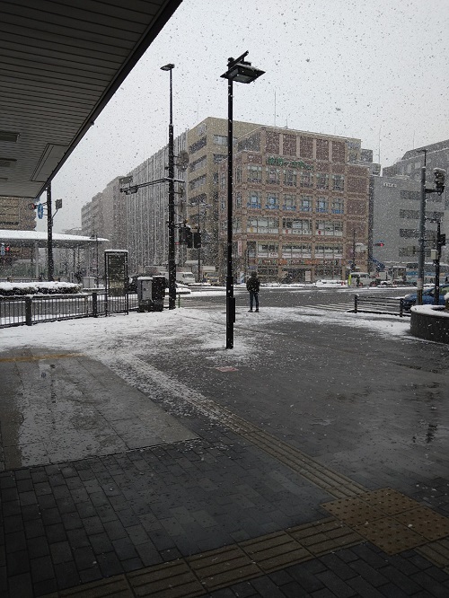 真っ白な京都駅